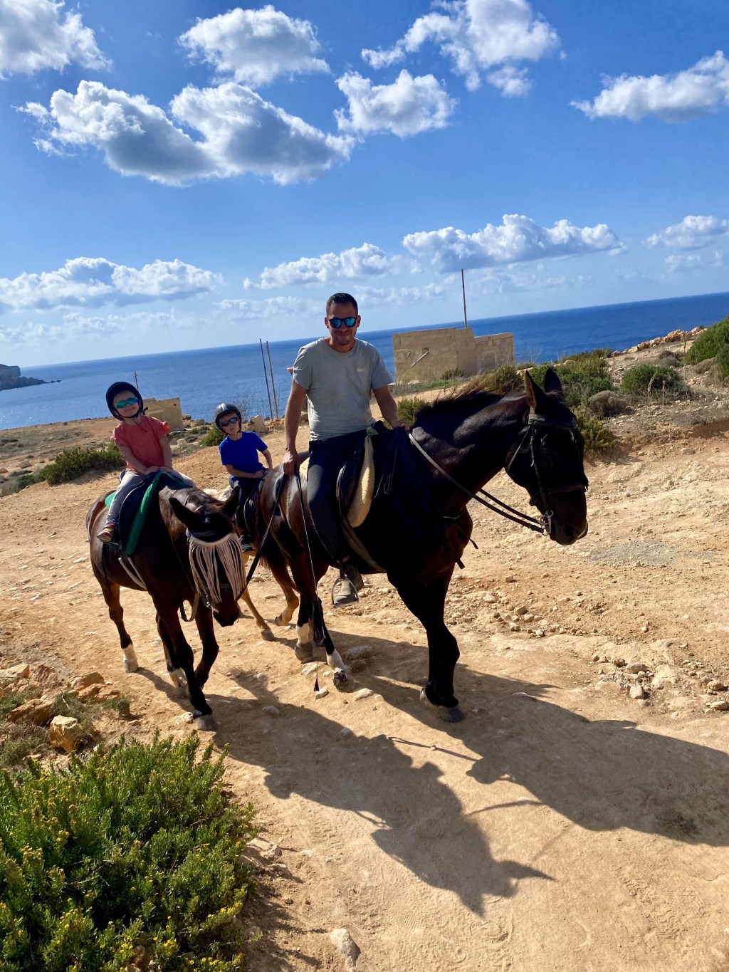 IT’S HAAAAAAAPENING!!